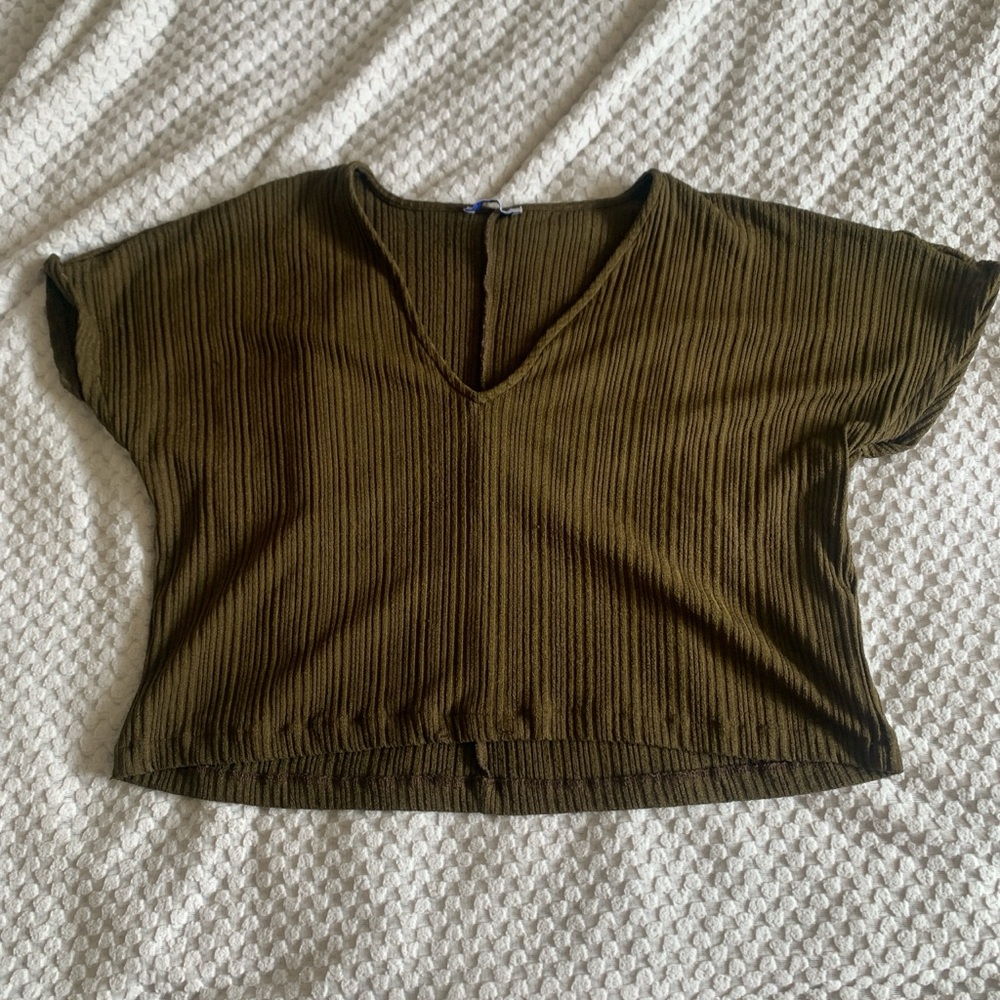 Zara Ribbed Olive Crop Top – Size M